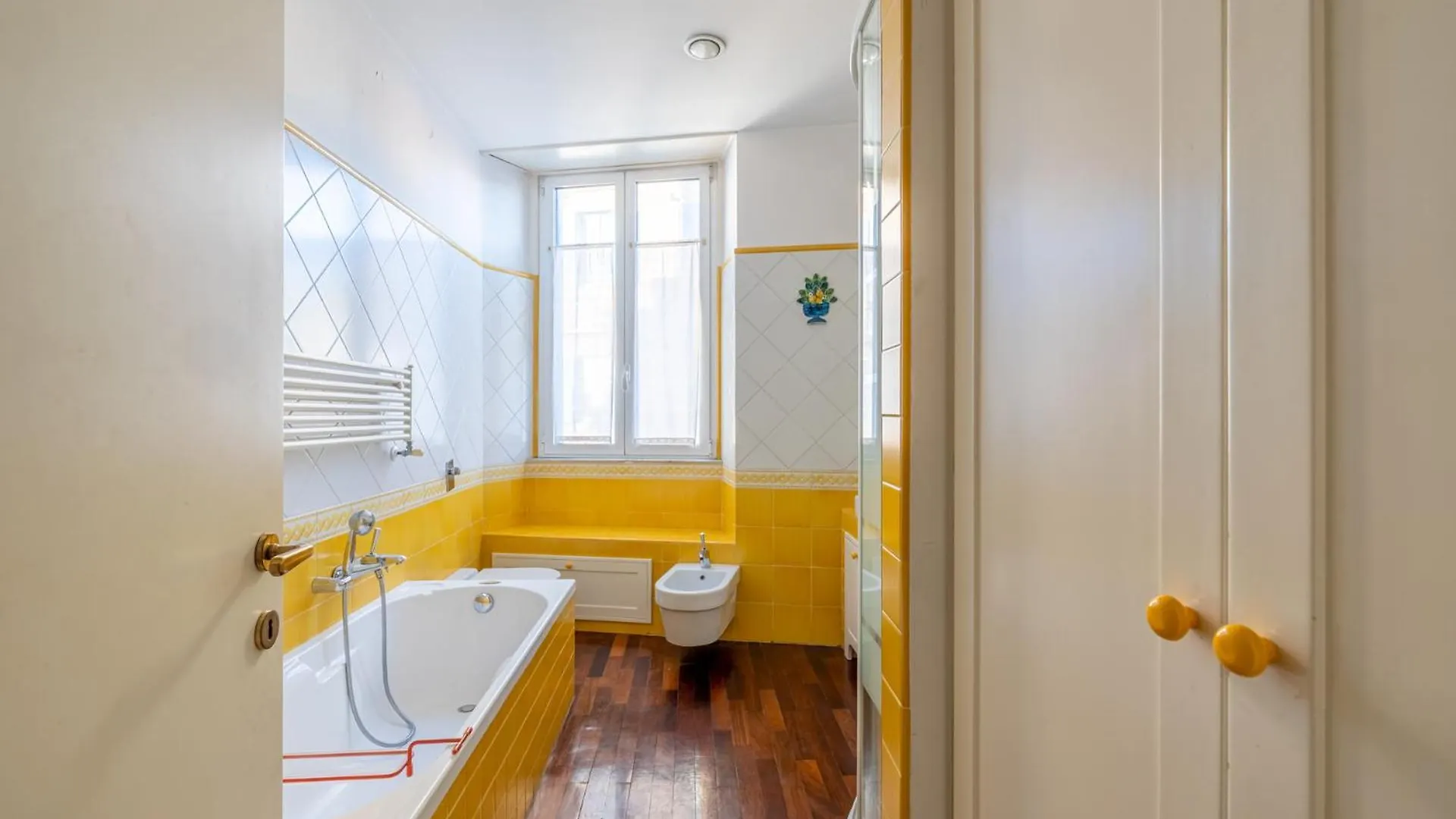 New Trastevere Home: Big, Elegant, Comfy Apartment Rome